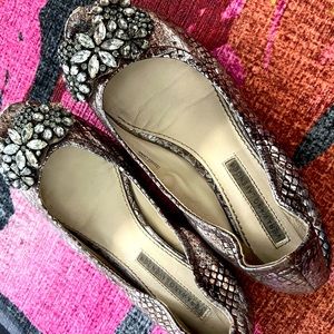 Adorable jeweled Vera lavender label flats 💎💎💎